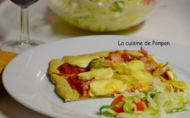 Pizza tomate, jambon, fromage