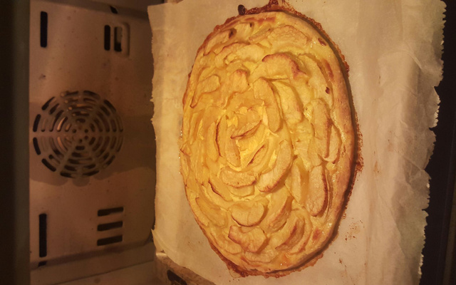 Tarte aux pommes caramélisées et crème pâtissière