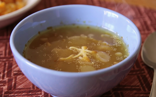 Soupe à l'oignon grand-mère