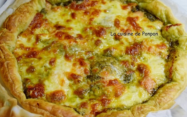Tarte au pesto, saumon fumé et mozzarella
