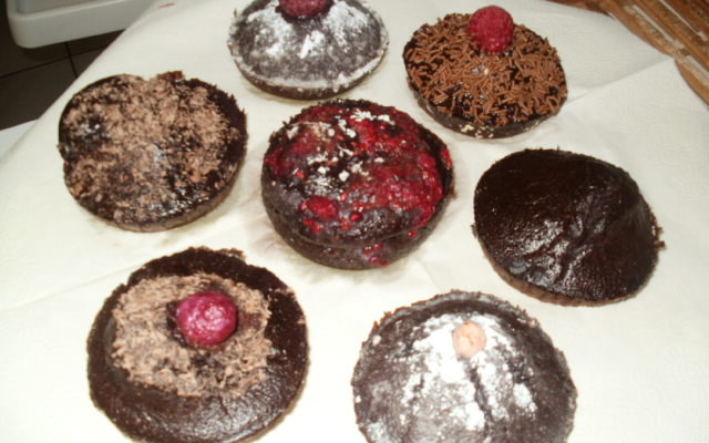 Cupcakes forts en chocolat et fruits rouges