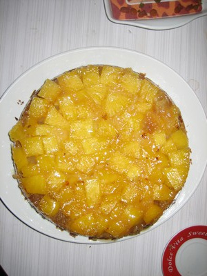 Gâteau à l'ananas et à la cannelle