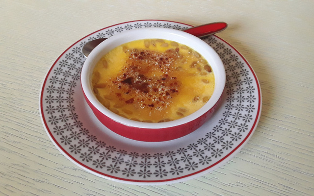 Crème brûlée citron vert et pignons de pin