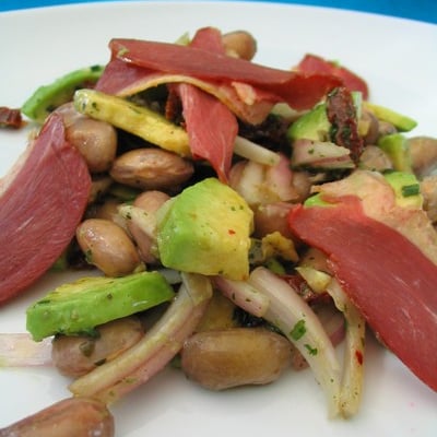 Haricots de Paimpol en salade, au magret séché et avocat