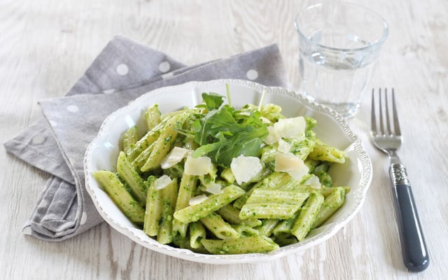 Pâtes au pesto de roquette et amandes