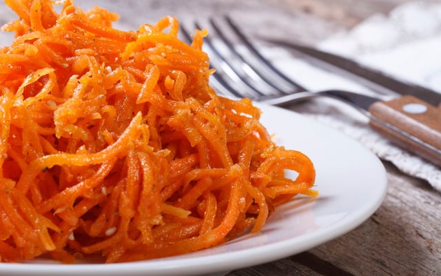 Carottes râpées, sauce légère