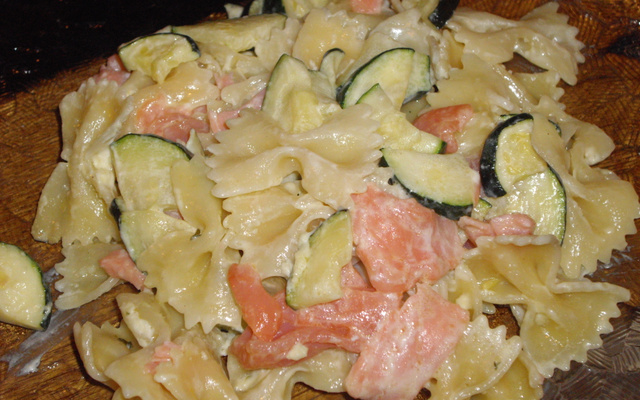 Farfalles saumon et courgettes