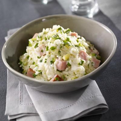 Risotto aux dés de rôti de porc braisés, courgettes et parmesan