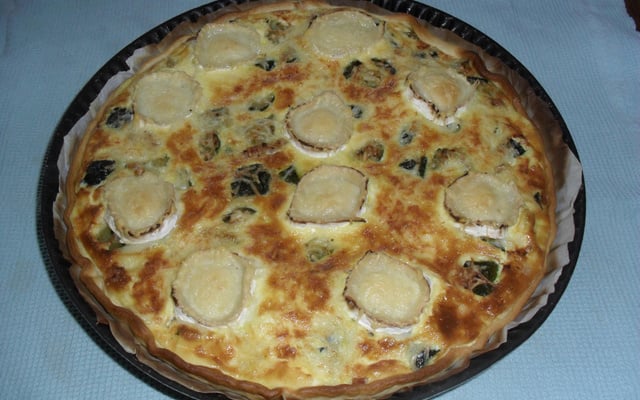 Tarte légère aux courgettes, jambon et chèvre gratiné