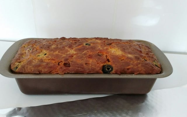Cake au chorizo olives