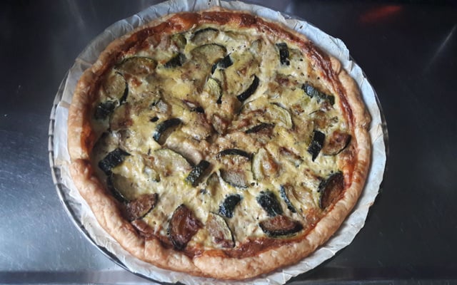 Tarte au thon, courgettes et tomates séchées