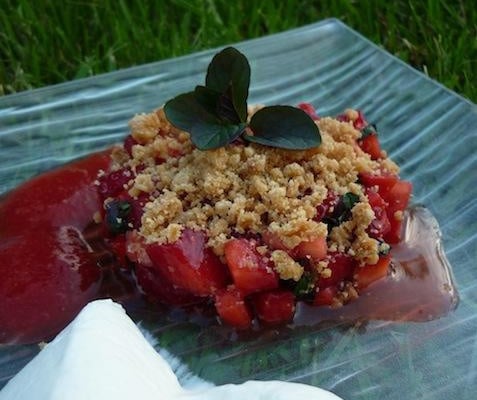 Crumble aux fraises marinées à la menthe
