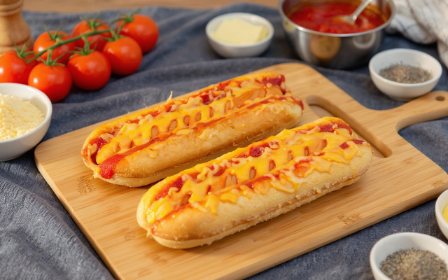 Hot dog gratinés