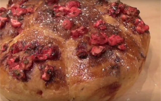 Brioche aux pralines roses