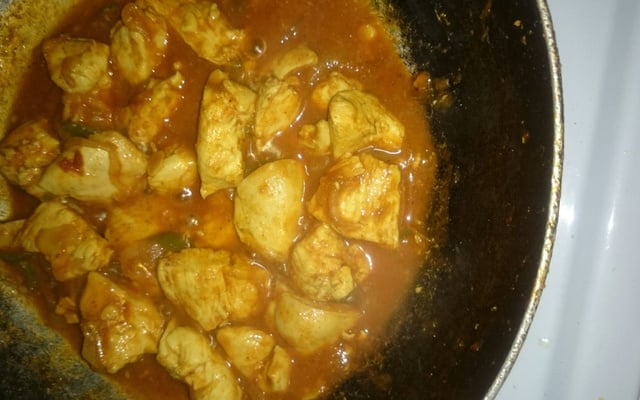 Poulet poivrons-tomates-curry