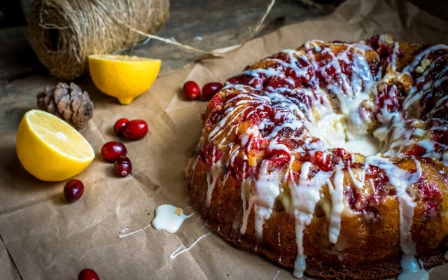 Gâteau aux cranberries et citron glacé
