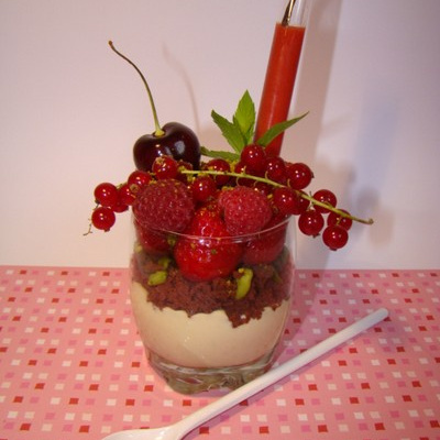 Verrine mascarpone citron vert, brownie, fruits rouges et sion coulis fraise vanille Bourbon