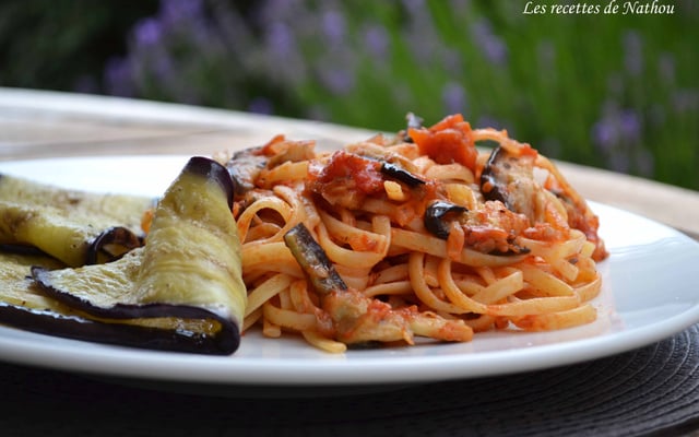Pâtes linguine à la norma (aux aubergines grillées)