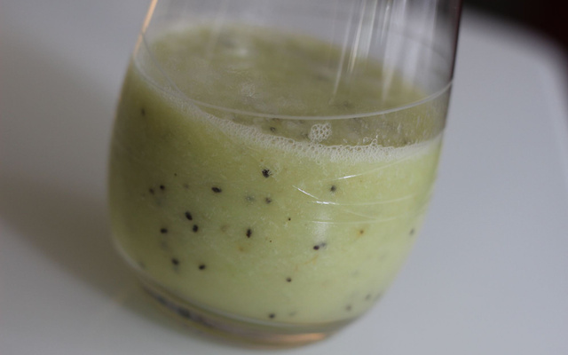 Smoothie banane kiwi sorbet citron thé vert