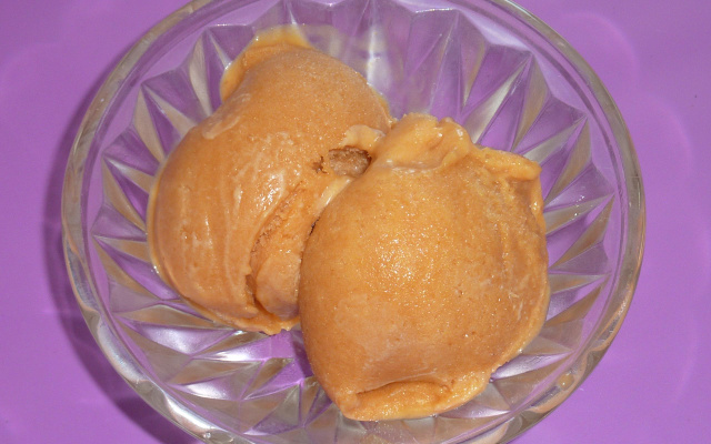 Glace à l'abricot maison