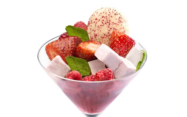 Salade de fraises, menthe fraîche