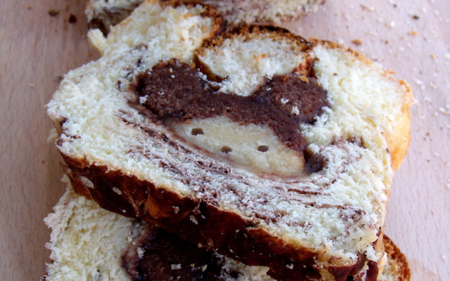 Brioche fourrée à la pâte d'amande ou Mickey dans la brioche