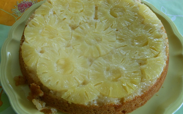 Gâteau à l'ananas au caramel blanc