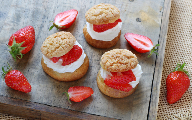 Choux fraises du Périgord IGP et chantilly