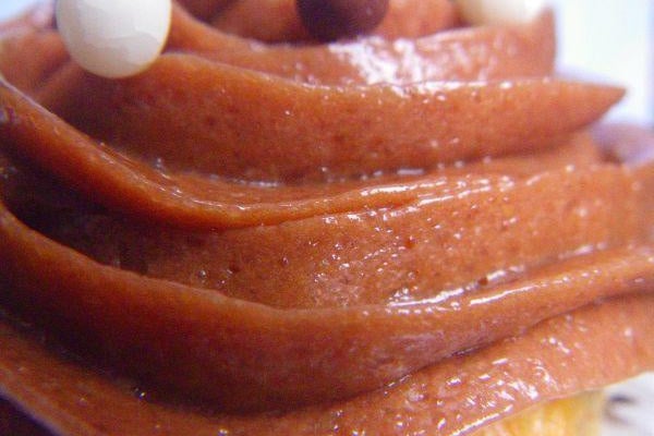 Cupcakes banane, beurre de cacahuètes et topping au chocolat