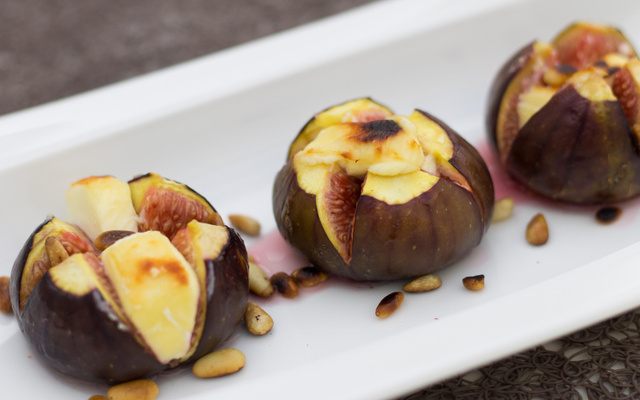 Figues rôties au Saint Marcellin