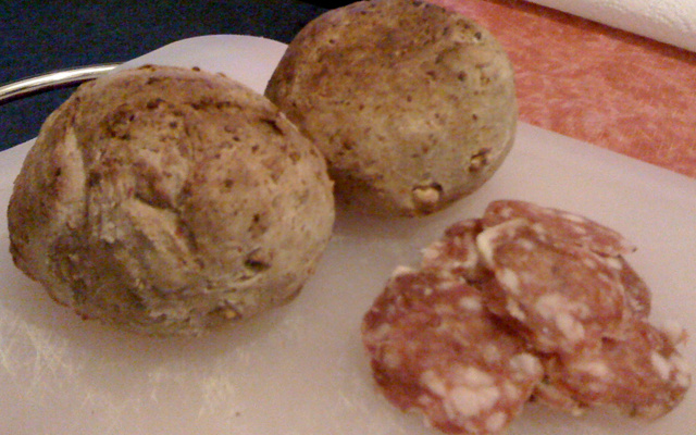 Petits pains aux noix et au gruyère