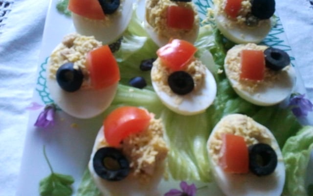 Œufs mimosa, crème au thon