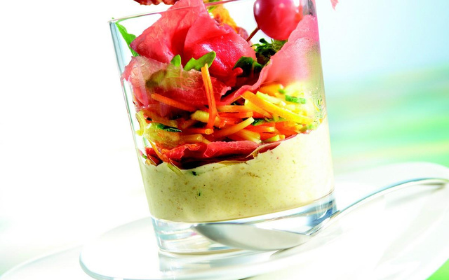 Verrine de carpaccio de Bœuf aux légumes croquants