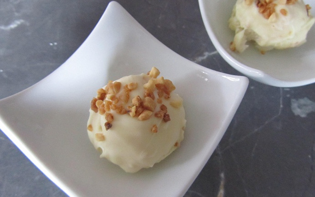 Boule coco chocolat blanc et pépites caramélisées