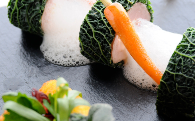 Filet de Caïon fermier, tomme de Savoie en habit de chou, polenta crémeuse à la châtaigne