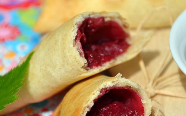 Chaussons fourrés à la purée de mûre et rhubarbe