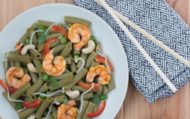 Wok de rigatoni, crevettes et légumes