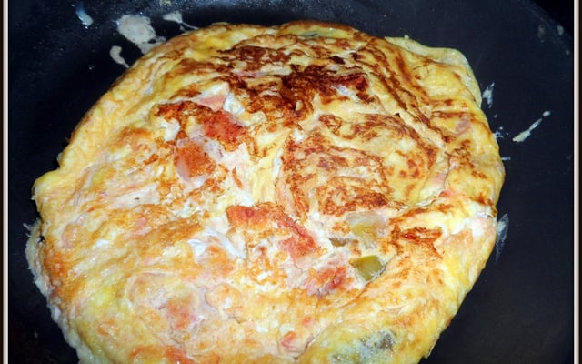 Omelette aux poivrons et blanc de poulet