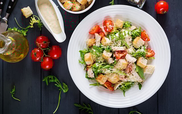 Salade César au poulet gourmande