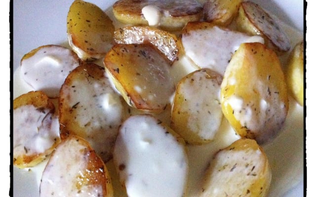 Pommes de terre aux herbes, sauce caprice des dieux