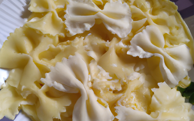 Farfalle à la crème de pignons et de parmesan