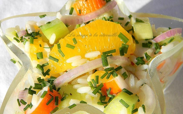 Salade de riz à l'orange et aux Bâtonnets Saveur
