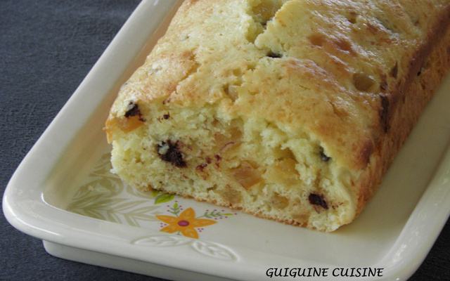 Quatre-quarts aux pépites de chocolat & oranges confites