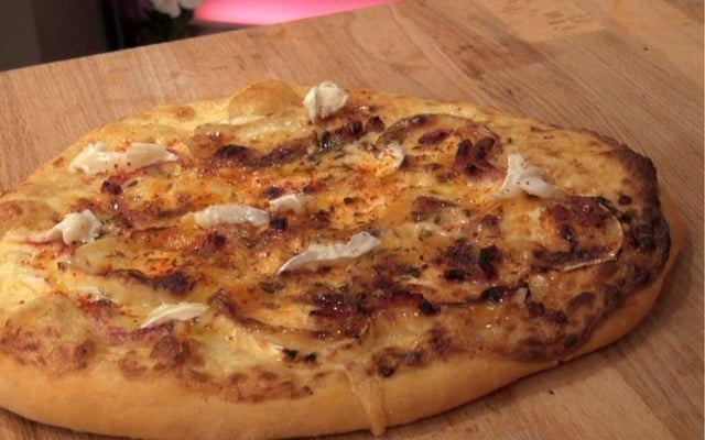 Pizza au fromage de chèvre