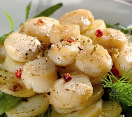 Rosace de St Jacques et Corne de gâte sautées