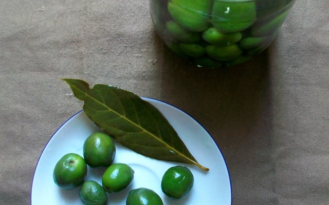 Olives en bocaux à la saumure