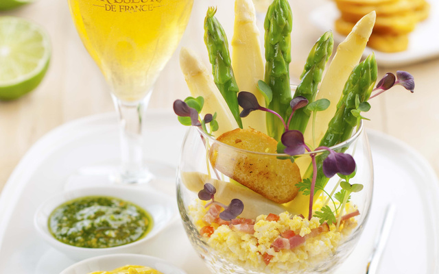 Asperges à la coque