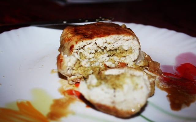 Crépine de poulet, purée de choux Bruxelles