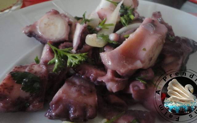 Salade portugaise de poulpe aux oignons