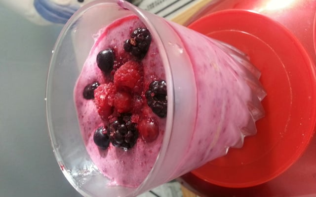 Tiramisu aux fruits rouges frais et mascarpone